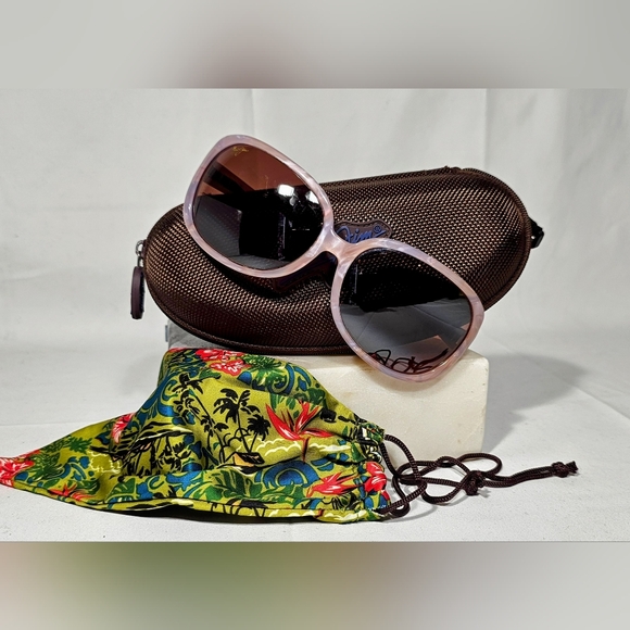 Maui Jim Rainbow Falls Polorized sunglasses with case. - Picture 9 of 16